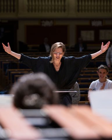 Barbara Hannigan rehearsing with Academy and Juilliard students in the Duke's Hall