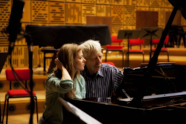 Barbara Hannigan and Reinbert de Leeuw in rehearsal
