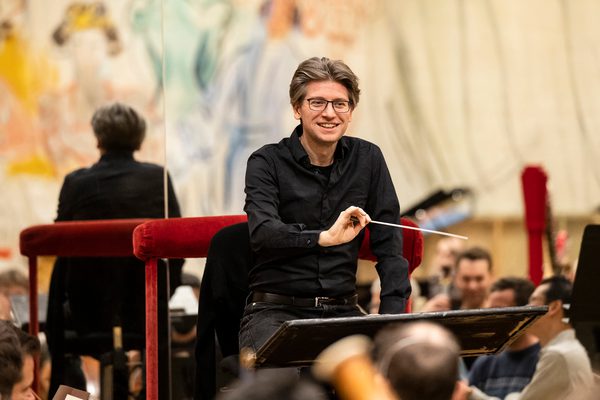 Daniele Rustioni rehearsing with the Met Orchestra