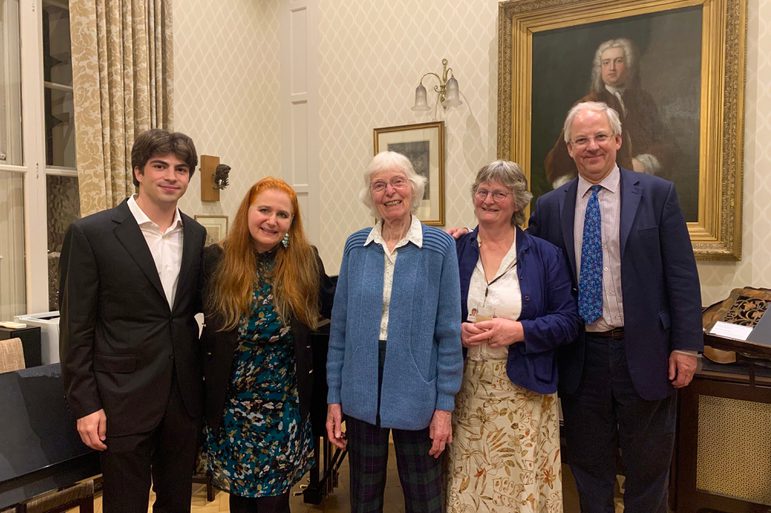 Gerard Flotats, Hannah Roberts; Hilary Finzi, Theresa Finzi and Jonathan Freeman-Attwood pose for a photograph