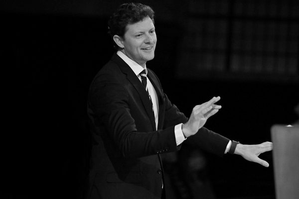 An image of Nicholas Chalmers conducting