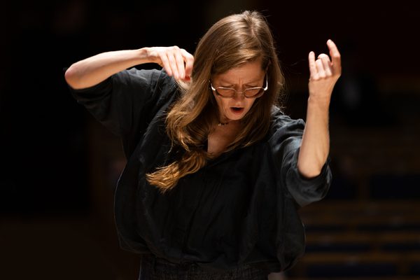 An image of Barbara Hannigan conducting