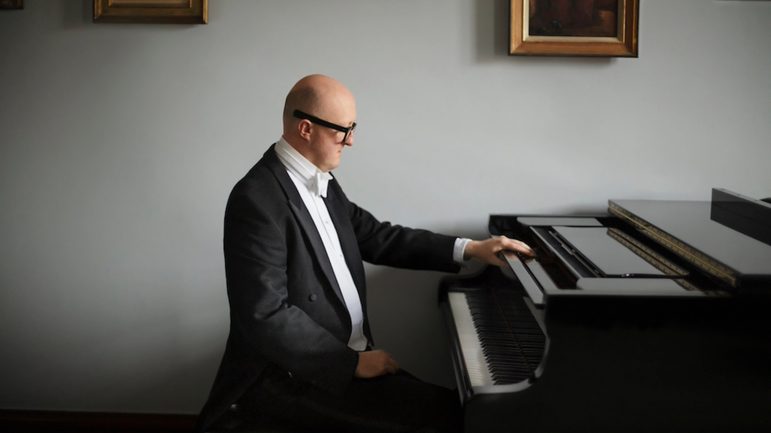 Matthew Schellhorn at piano.
