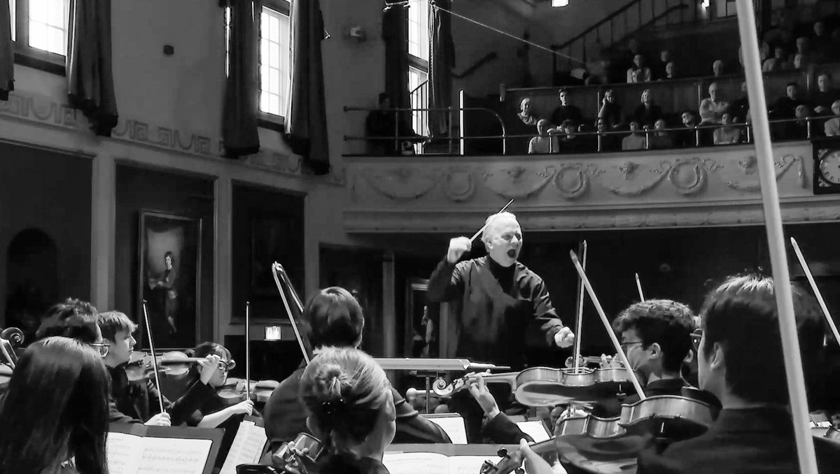 Academy Symphony Orchestra performs Strauss Also Sprach Zarathustra with Sir Mark Elder.