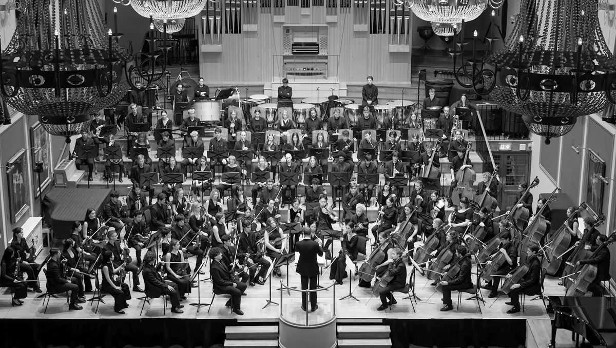 John Wilson conducts the Academy Symphony Orchestra