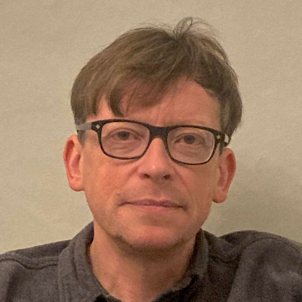 Alex Hills headshot.