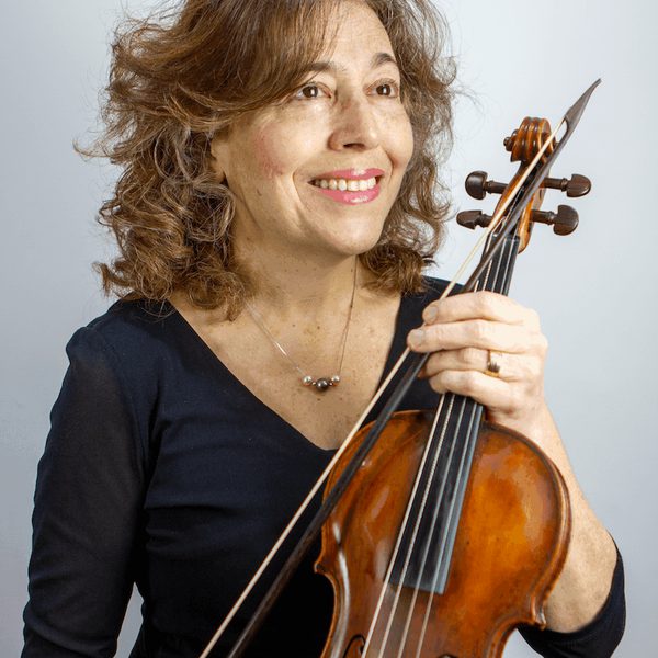 Portrait of Debbie Diamond