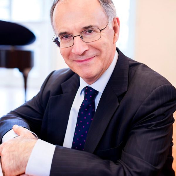 Clive Gillinson Headshot