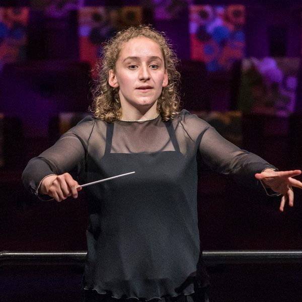 Photo of conductor Chloe Rooke