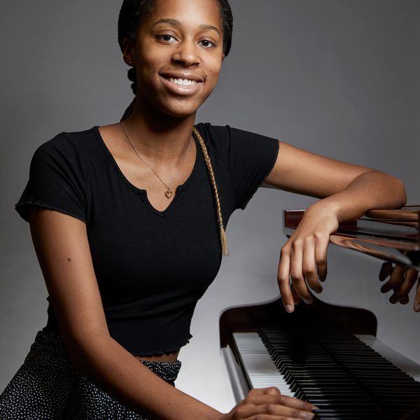 Jeneba Kanneh Mason Headshot
