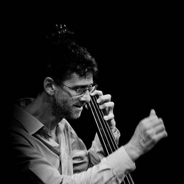 Black and white portrait of Jeremy Brown playing double pass side-on.
