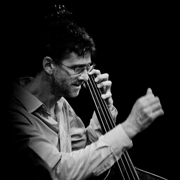 Black and white portrait of Jeremy Brown playing double pass side-on.