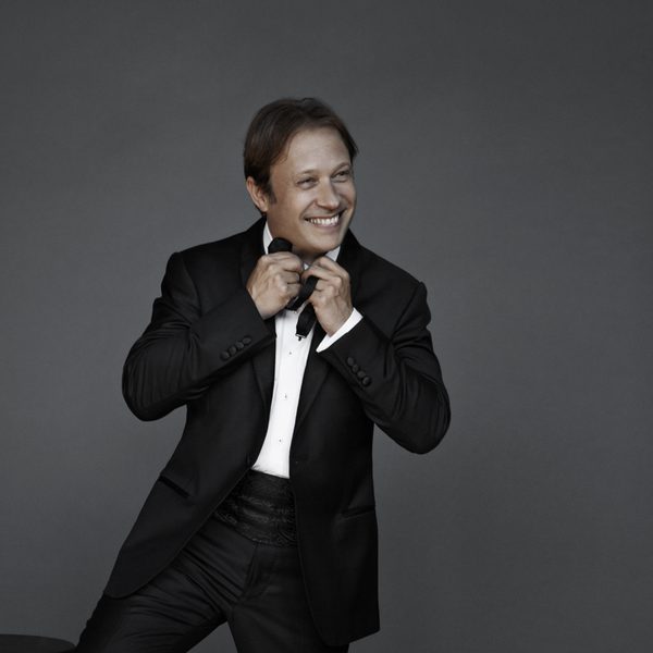 Ludovic Morlot adjust his tie.