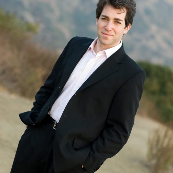 Portrait of Steven Fox outside.