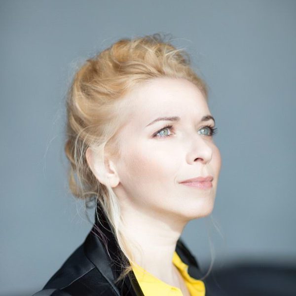 Portrait of Tamara Stefanovich, looking into the distance.