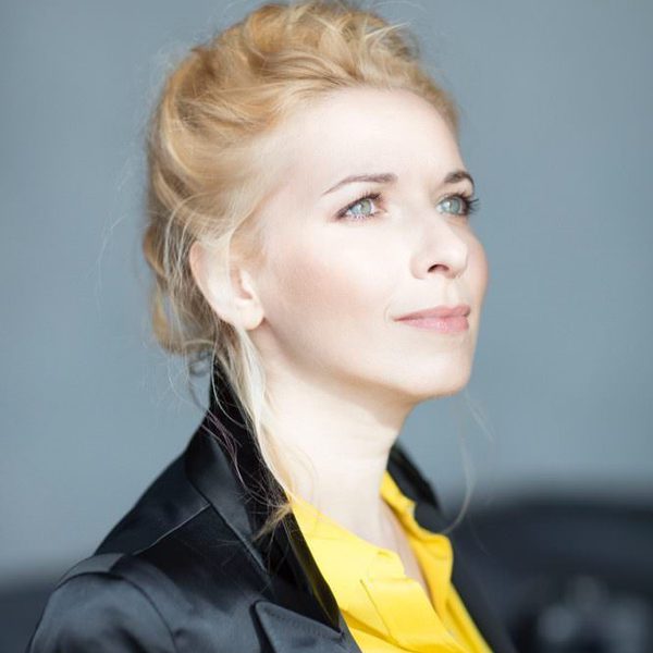 Portrait of Tamara Stefanovich, looking into the distance.